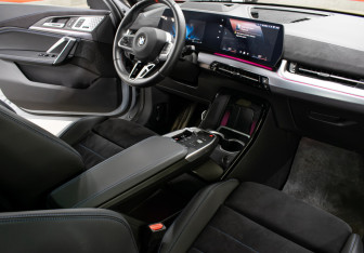 Подержанный автомобиль BMW X2 2024 года (11 фото)