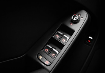 Подержанный автомобиль Audi A4 Sedan 2015 года (14 фото)