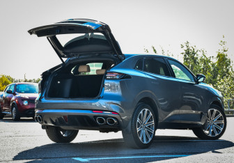 Подержанный автомобиль Changan UNI-K 2024 года (14 фото)