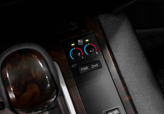 Подержанный автомобиль Toyota Land Cruiser Suv 2013 года (17 фото)