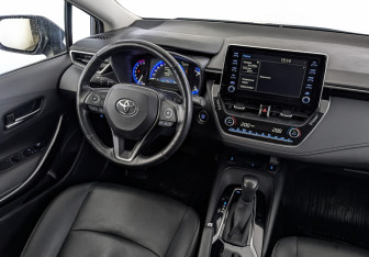 Подержанный автомобиль Toyota Corolla Sedan 2020 года (29 фото)