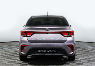 Подержанный автомобиль Kia Rio Sedan 2019 года (6 фото)