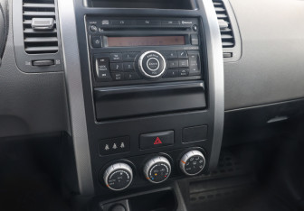 Подержанный автомобиль Nissan X-Trail 2008 года (18 фото)