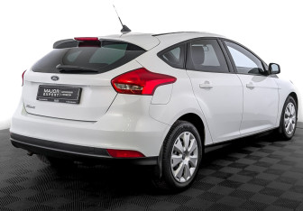 Подержанный автомобиль Ford Focus Hatchback 2018 года (5 фото)