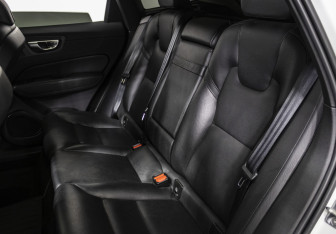 Подержанный автомобиль Volvo XC60 2020 года (15 фото)