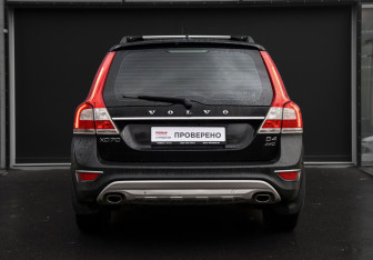 Подержанный автомобиль Volvo XC70 2015 года (6 фото)