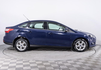 Подержанный автомобиль Ford Focus Sedan 2014 года (4 фото)