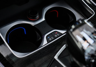 Подержанный автомобиль BMW X7 2021 года (30 фото)