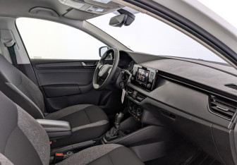 Подержанный автомобиль Skoda Rapid Liftback 2021 года (13 фото)