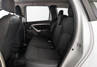 Подержанный автомобиль Nissan Terrano 2021 года (17 фото)