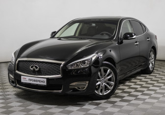 Подержанный автомобиль Infiniti Q70 2015 года (1 фото)