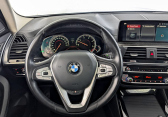 Подержанный автомобиль BMW X3 2019 года (22 фото)
