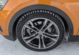 Подержанный автомобиль Audi Q8 2019 года (18 фото)