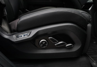 Подержанный автомобиль AITO M7 2023 года (18 фото)