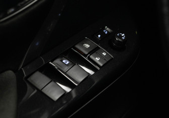 Подержанный автомобиль Toyota Fortuner 2021 года (15 фото)