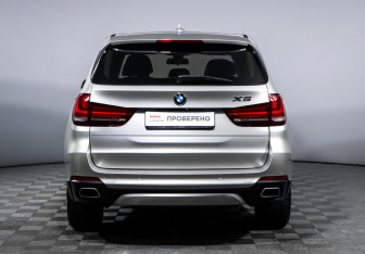 Подержанный автомобиль BMW X5 2015 года (6 фото)