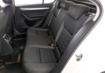 Подержанный автомобиль Skoda Octavia Liftback 2019 года (18 фото)