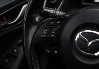 Подержанный автомобиль Mazda 3 Sedan 2014 года (18 фото)