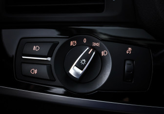 Подержанный автомобиль BMW X4 2017 года (19 фото)