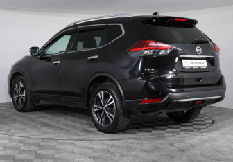 Подержанный автомобиль Nissan X-Trail 2018 года (7 фото)