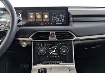 Подержанный автомобиль Exeed TXL 2023 года (17 фото)