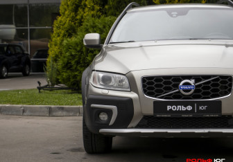 Подержанный автомобиль Volvo XC70 2014 года (20 фото)