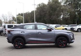 Подержанный автомобиль Omoda C5 2023 года (4 фото)