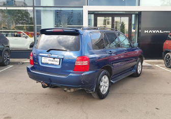 Подержанный автомобиль Toyota Highlander 2002 года (5 фото)