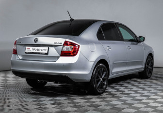 Подержанный автомобиль Skoda Rapid Liftback 2016 года (5 фото)