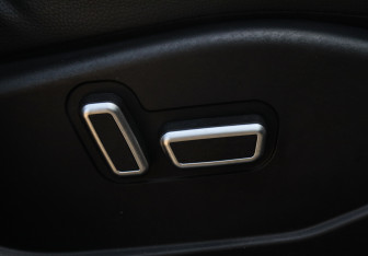 Подержанный автомобиль Geely Emgrand X7 2020 года (14 фото)