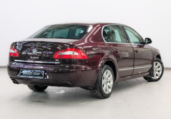 Подержанный автомобиль Skoda Superb Liftback 2012 года (5 фото)