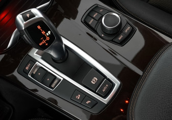 Подержанный автомобиль BMW X4 2018 года (28 фото)