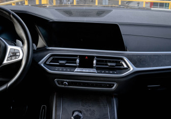 Подержанный автомобиль BMW X7 2020 года (11 фото)