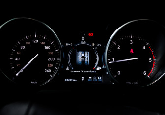 Подержанный автомобиль Land Rover Range Rover Evoque 2018 года (11 фото)