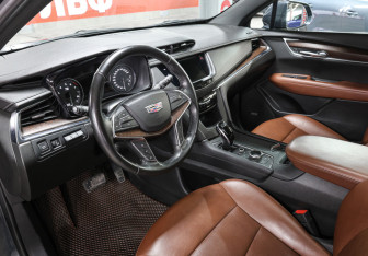 Подержанный автомобиль Cadillac XT5 2020 года (16 фото)