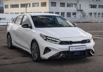 Подержанный автомобиль Kia K3 Hatchback 2021 года (3 фото)
