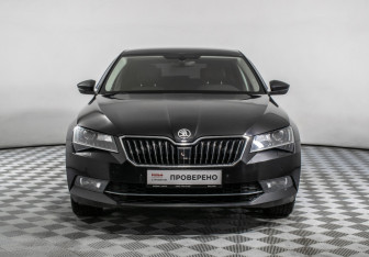 Подержанный автомобиль Skoda Superb Liftback 2018 года (2 фото)