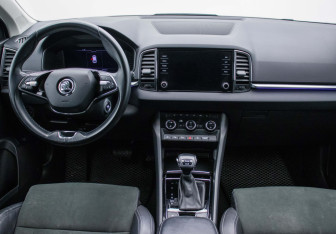 Подержанный автомобиль Skoda Karoq 2021 года (13 фото)