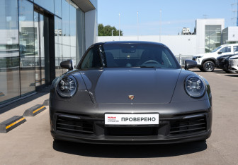 Подержанный автомобиль Porsche 911 Coupe 2021 года (2 фото)