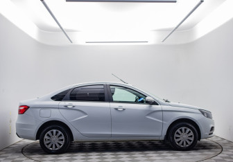 Подержанный автомобиль LADA (ВАЗ) Vesta Sedan 2021 года (4 фото)