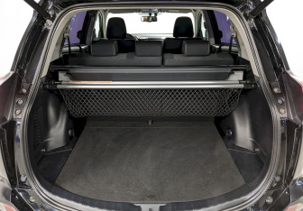 Подержанный автомобиль Toyota RAV4 2019 года (10 фото)