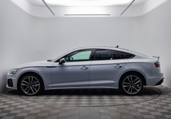 Подержанный автомобиль Audi A5 Liftback 2020 года (2 фото)