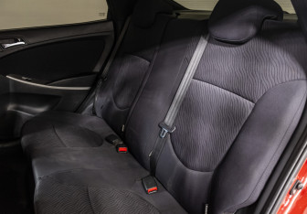 Подержанный автомобиль Hyundai Solaris Sedan 2012 года (13 фото)