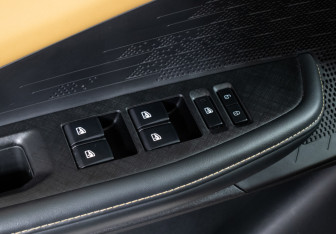 Подержанный автомобиль Changan UNI-V 2022 года (20 фото)