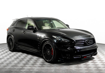 Подержанный автомобиль Infiniti QX70 2015 года (3 фото)