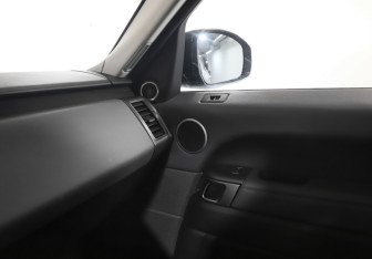 Подержанный автомобиль Land Rover Range Rover Sport 2014 года (23 фото)