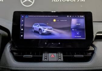 Подержанный автомобиль Toyota RAV4 2025 года (17 фото)