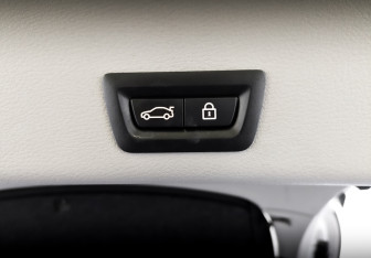 Подержанный автомобиль BMW X4 2017 года (27 фото)