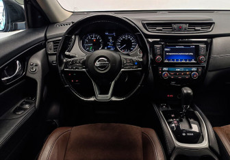 Подержанный автомобиль Nissan X-Trail 2022 года (18 фото)