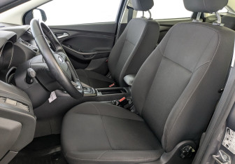 Подержанный автомобиль Ford Focus Sedan 2015 года (20 фото)